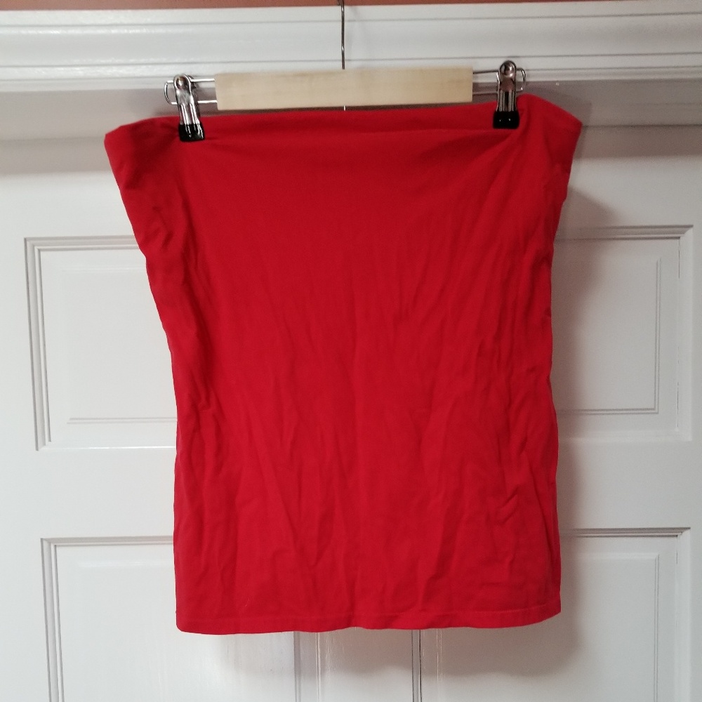 Red strapless tube top